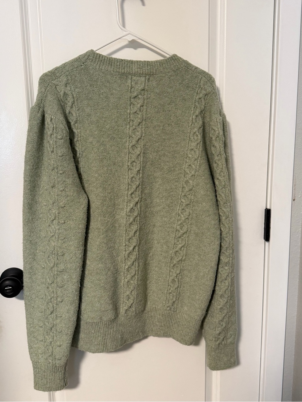 Listicle cottage core Sage Green Cable-Knit sweater Floral detail grandma core - Picture 2 of 3
